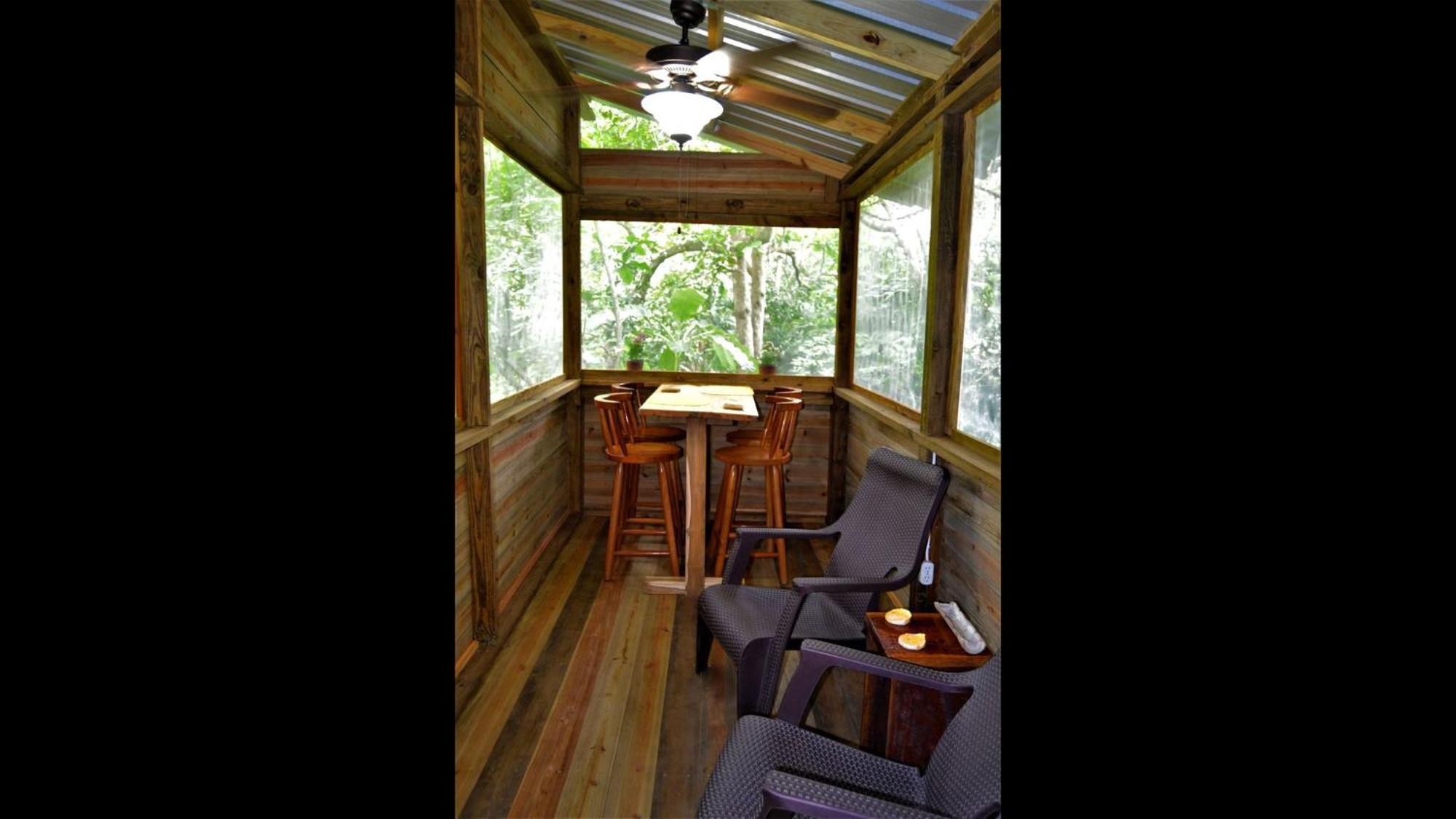 Iguana Roost Tourism Gold Standard Fully Equipped Two Bedroom Cabin San Ignacio Exterior foto